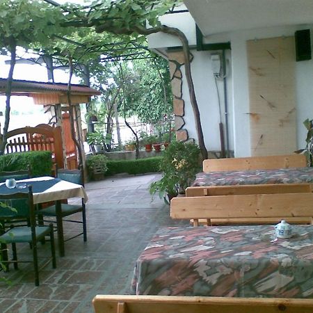 Family Hotel Natalis Χισάρια Εξωτερικό φωτογραφία