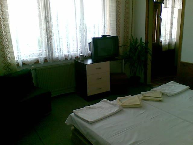Family Hotel Natalis Χισάρια Δωμάτιο φωτογραφία
