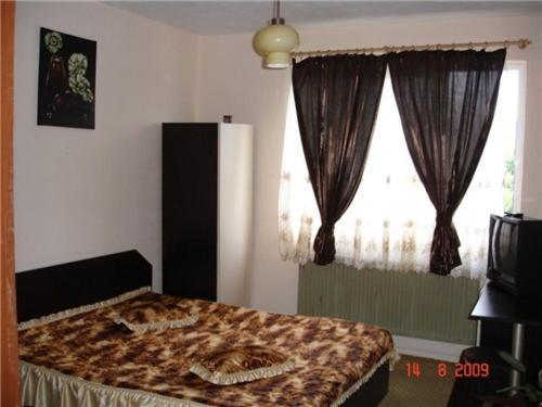 Family Hotel Natalis Χισάρια Δωμάτιο φωτογραφία