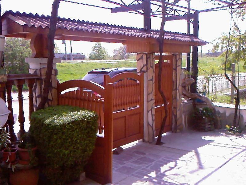 Family Hotel Natalis Χισάρια Εξωτερικό φωτογραφία